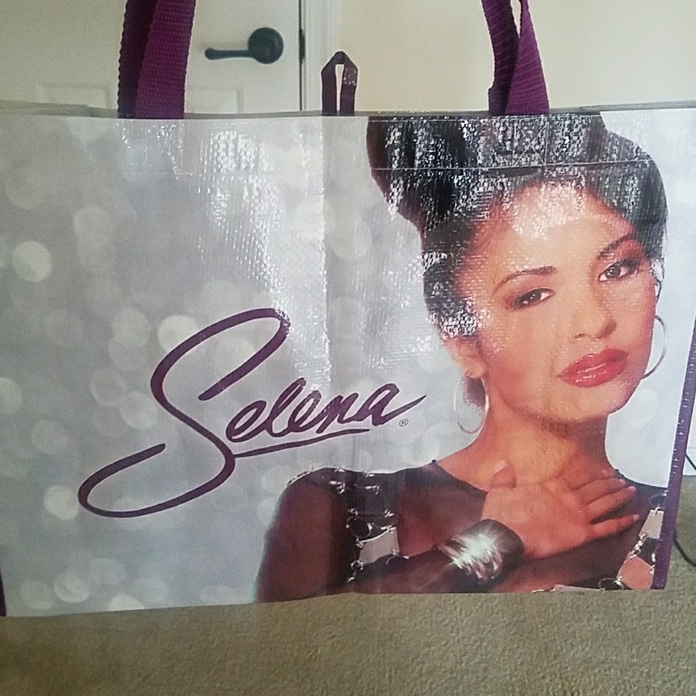 Selena tote